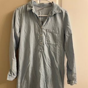 Small Old Navy denim dress
